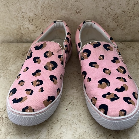 Lilly Pulitzer SEEING SPOTS JULIE SNEAKERS Slip on Size 9 - Picture 1 of 9